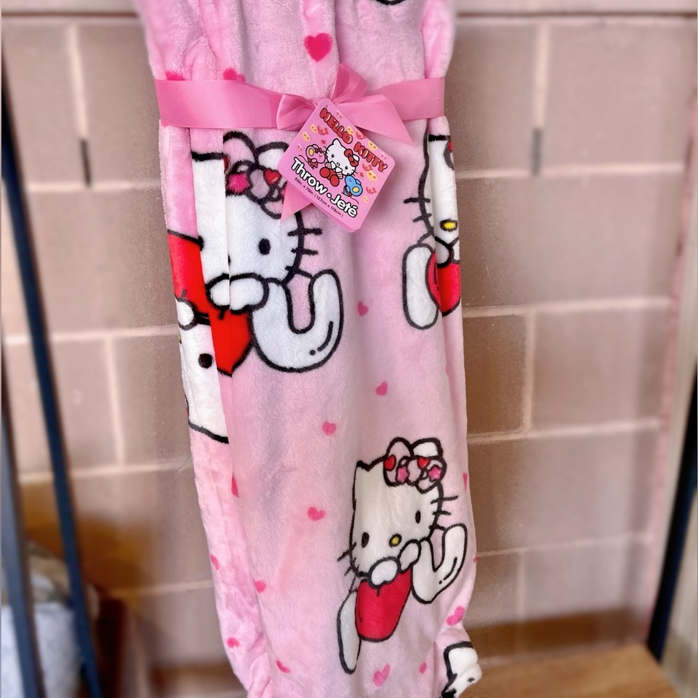 Hello Kitty Valentines Throw Blanket